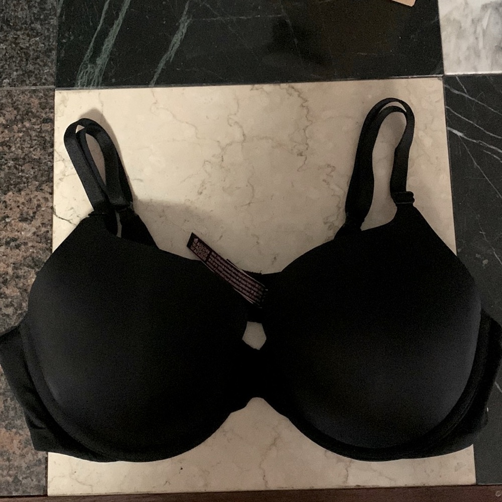 Victoria’s Secret T-shirt perfect coverage push-up